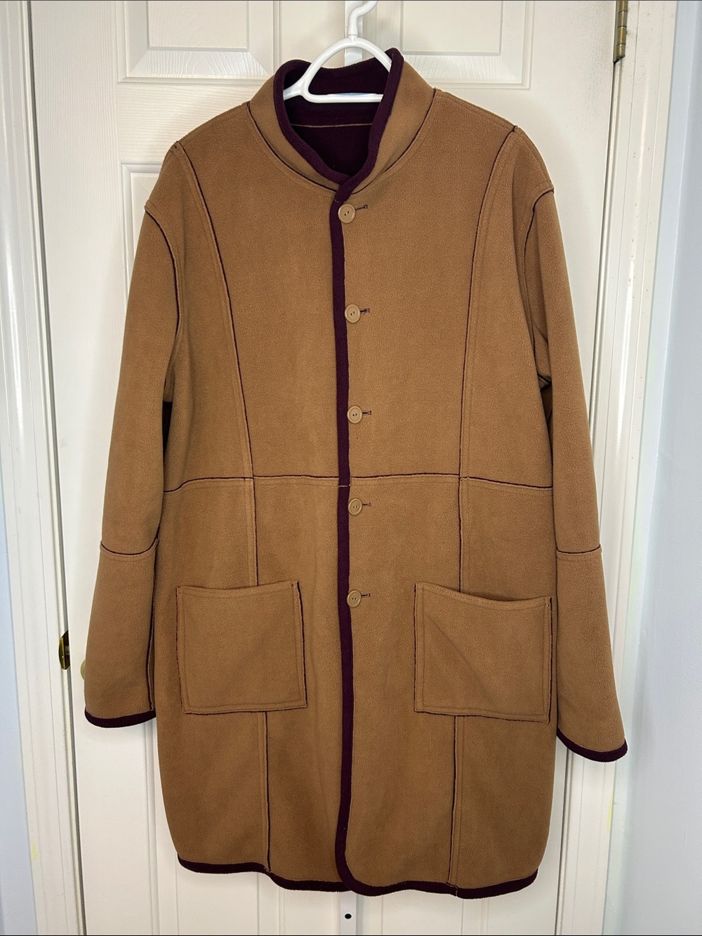 Susan Graver Reversible Fleece
Coat with contrasting stitching Size Large